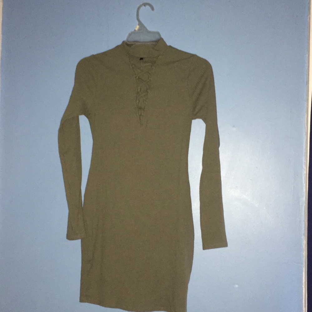 Short tight green long sleeve dress express size small
